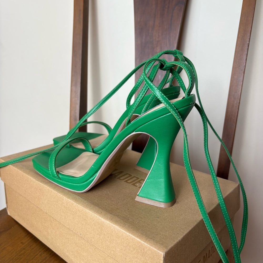 Steve Madden Vibrant Green Strappy Heels size 9 - Picture 7 of 7